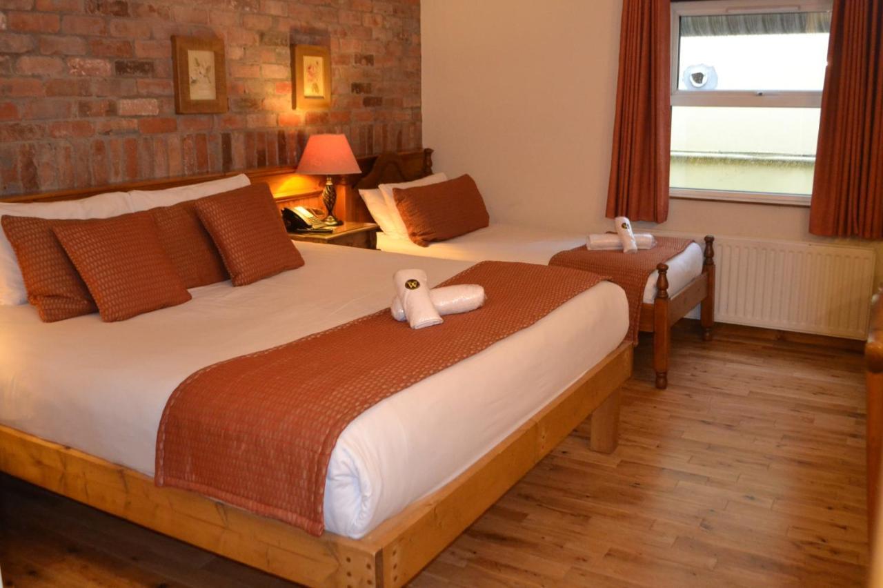 Walsh'S Hotel And Apartments Maghera  Екстериор снимка