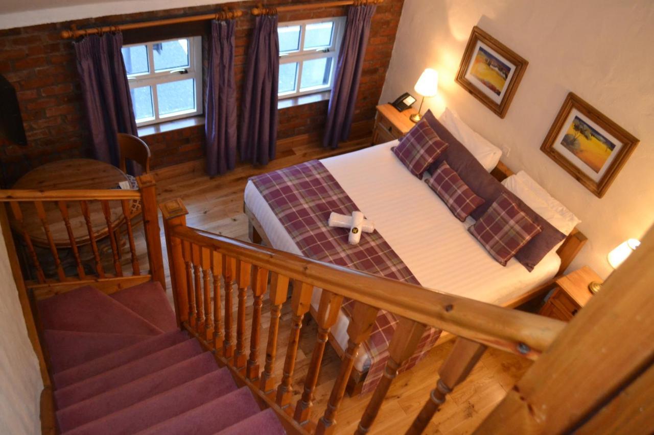 Walsh'S Hotel And Apartments Maghera  Екстериор снимка