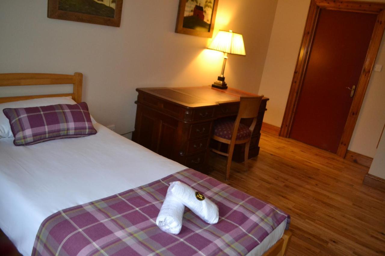 Walsh'S Hotel And Apartments Maghera  Екстериор снимка