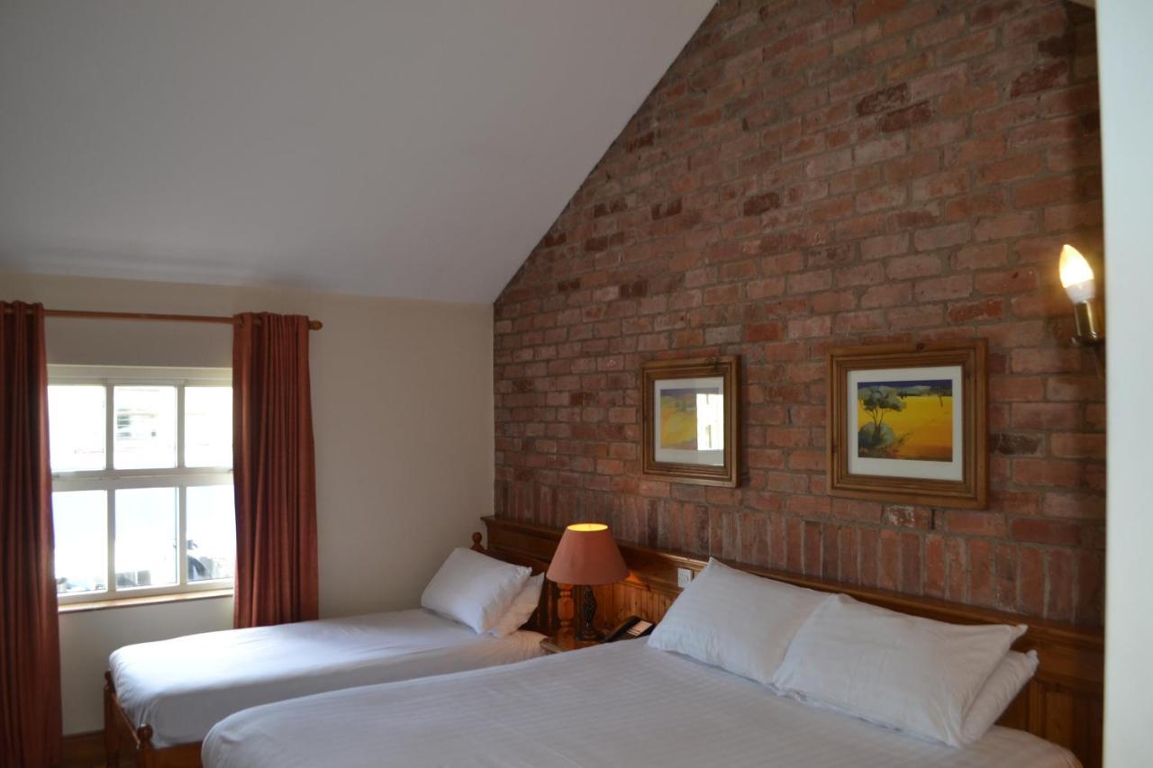 Walsh'S Hotel And Apartments Maghera  Екстериор снимка
