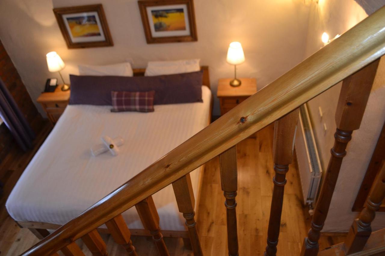 Walsh'S Hotel And Apartments Maghera  Екстериор снимка