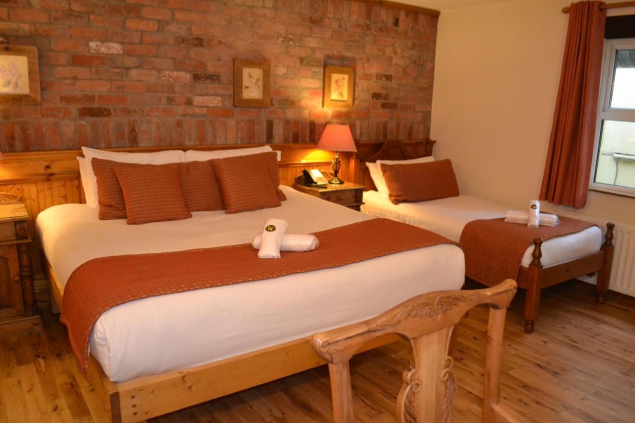 Walsh'S Hotel And Apartments Maghera  Екстериор снимка