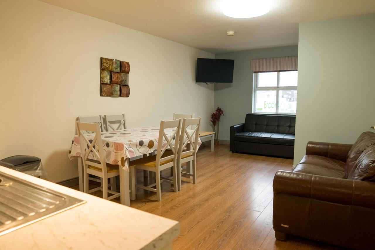 Walsh'S Hotel And Apartments Maghera  Екстериор снимка