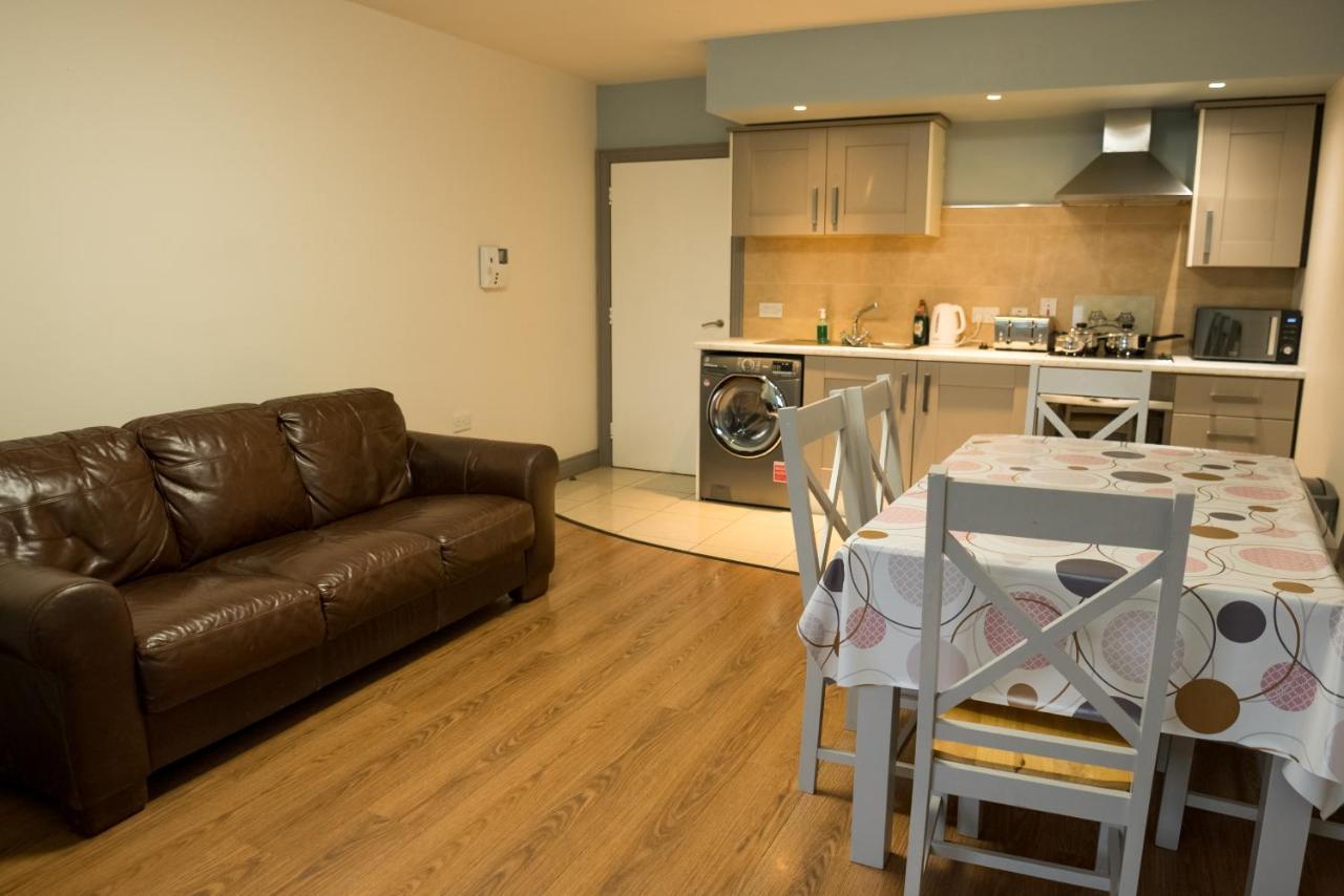 Walsh'S Hotel And Apartments Maghera  Екстериор снимка
